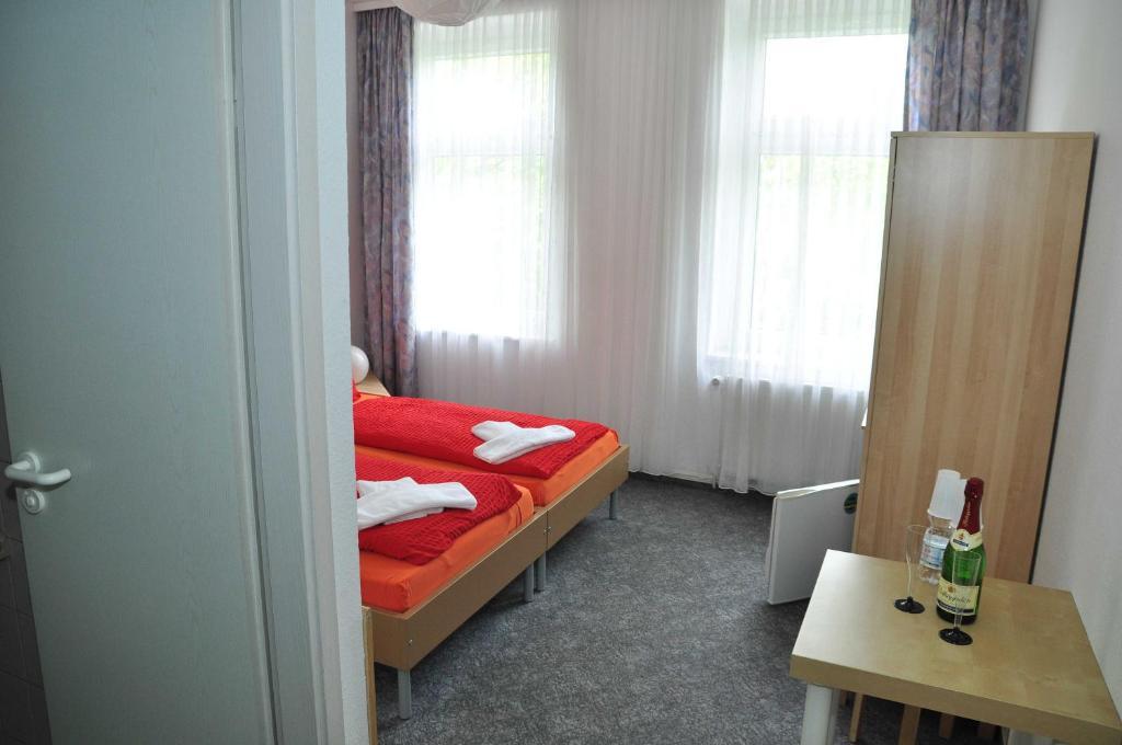 Pension Leipzig Georgplatz Ruang foto