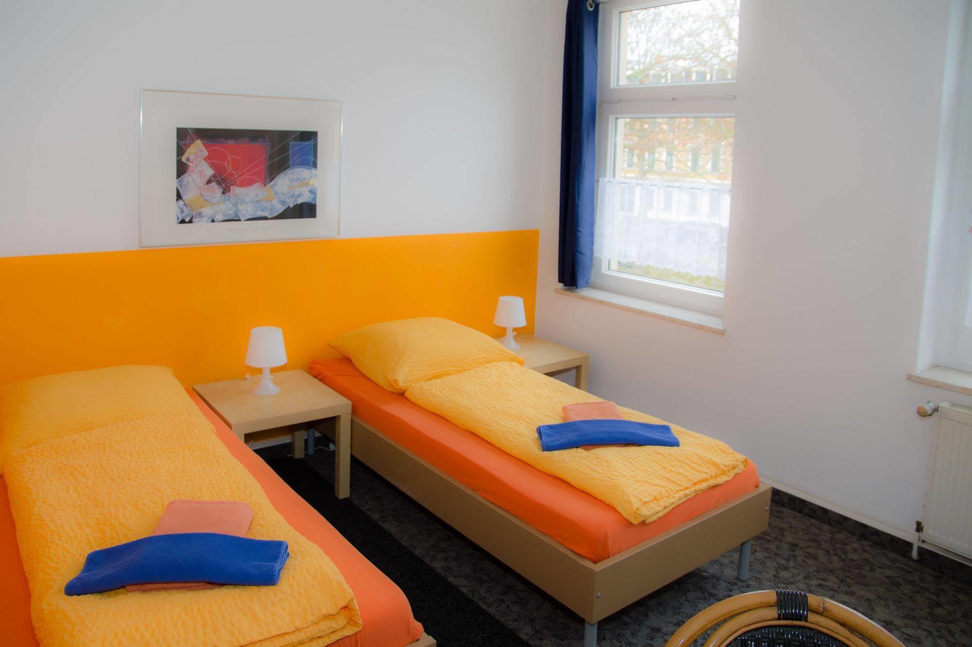 Pension Leipzig Georgplatz Bagian luar foto